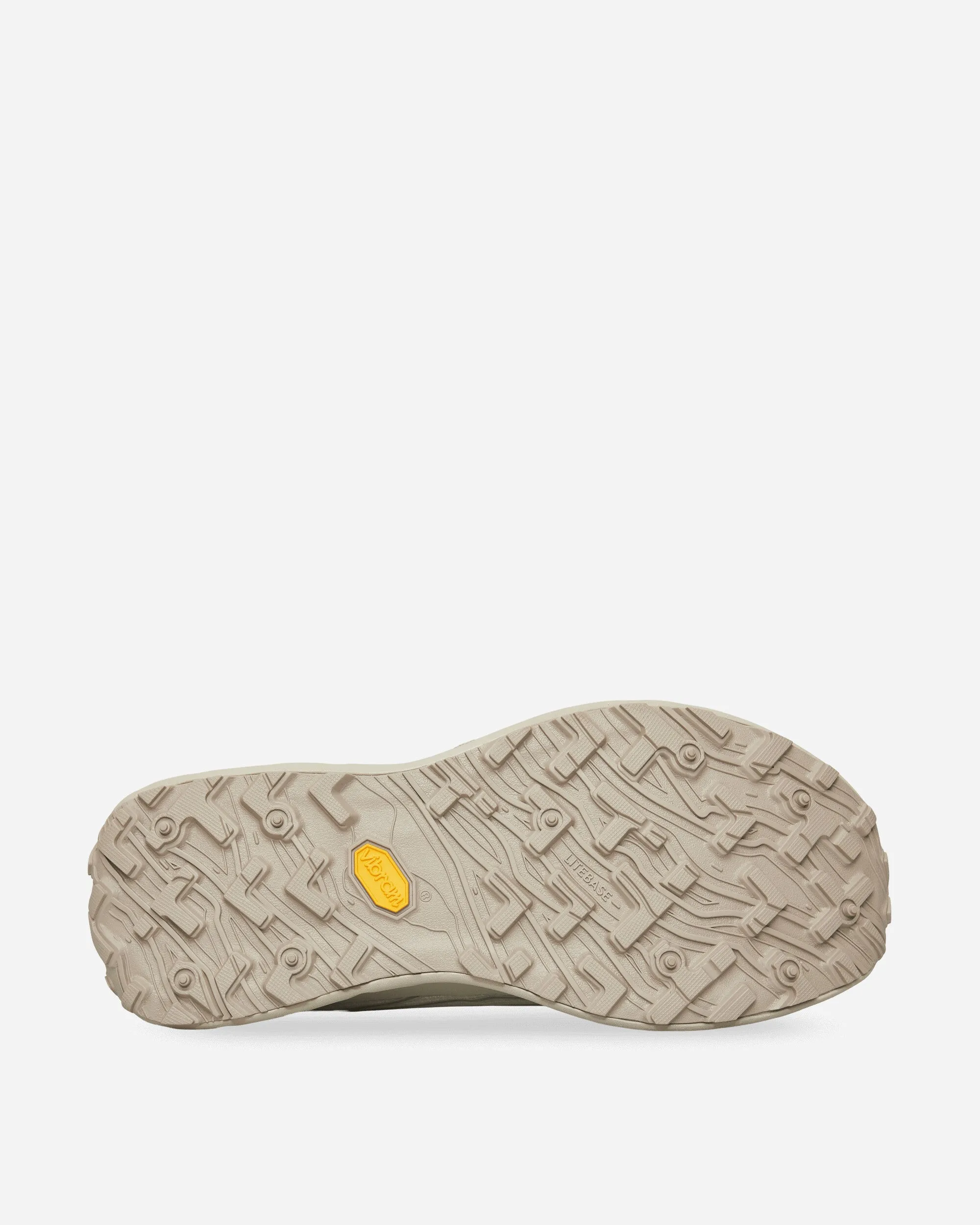 002 Sneakers Cinder