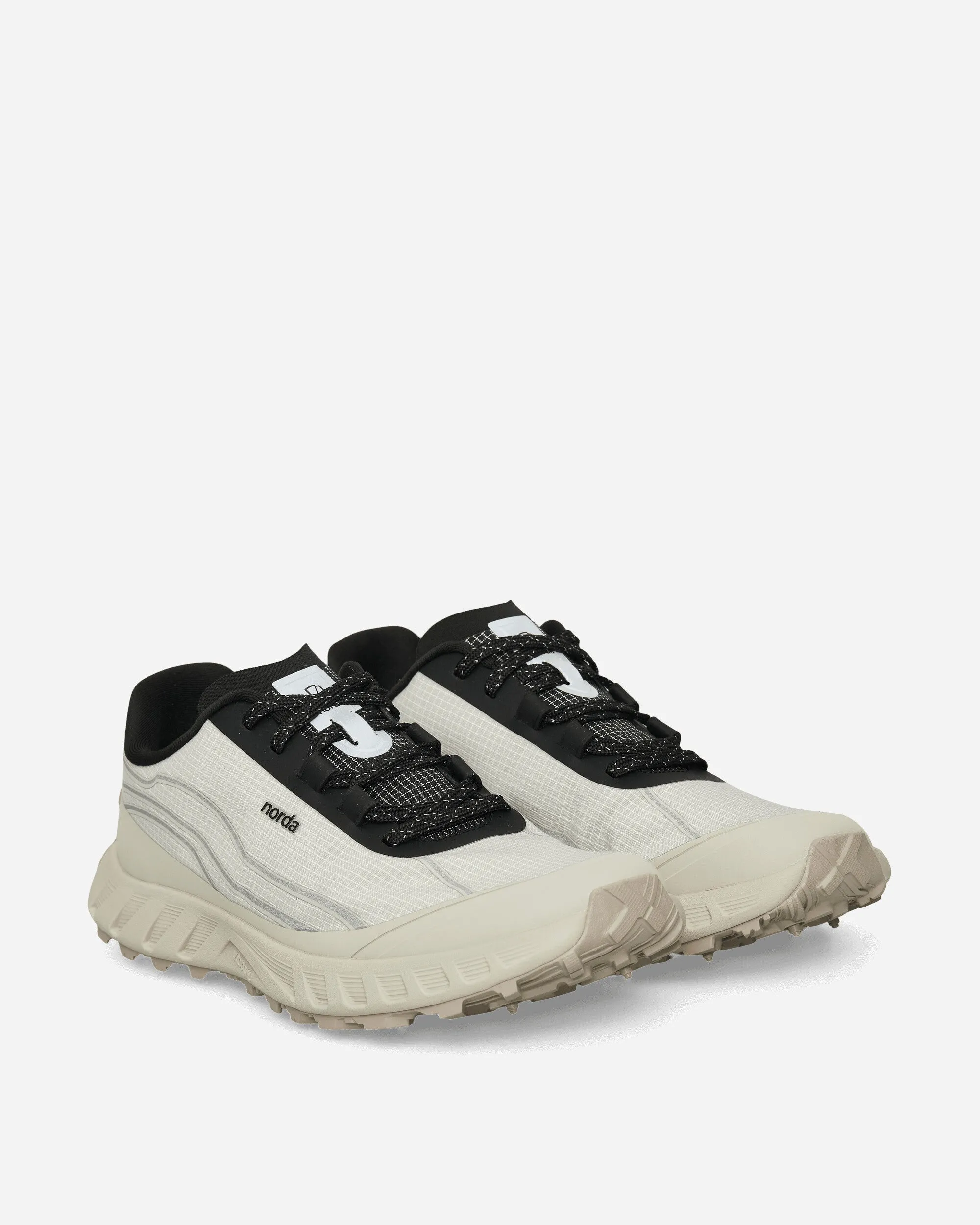 002 Sneakers Cinder