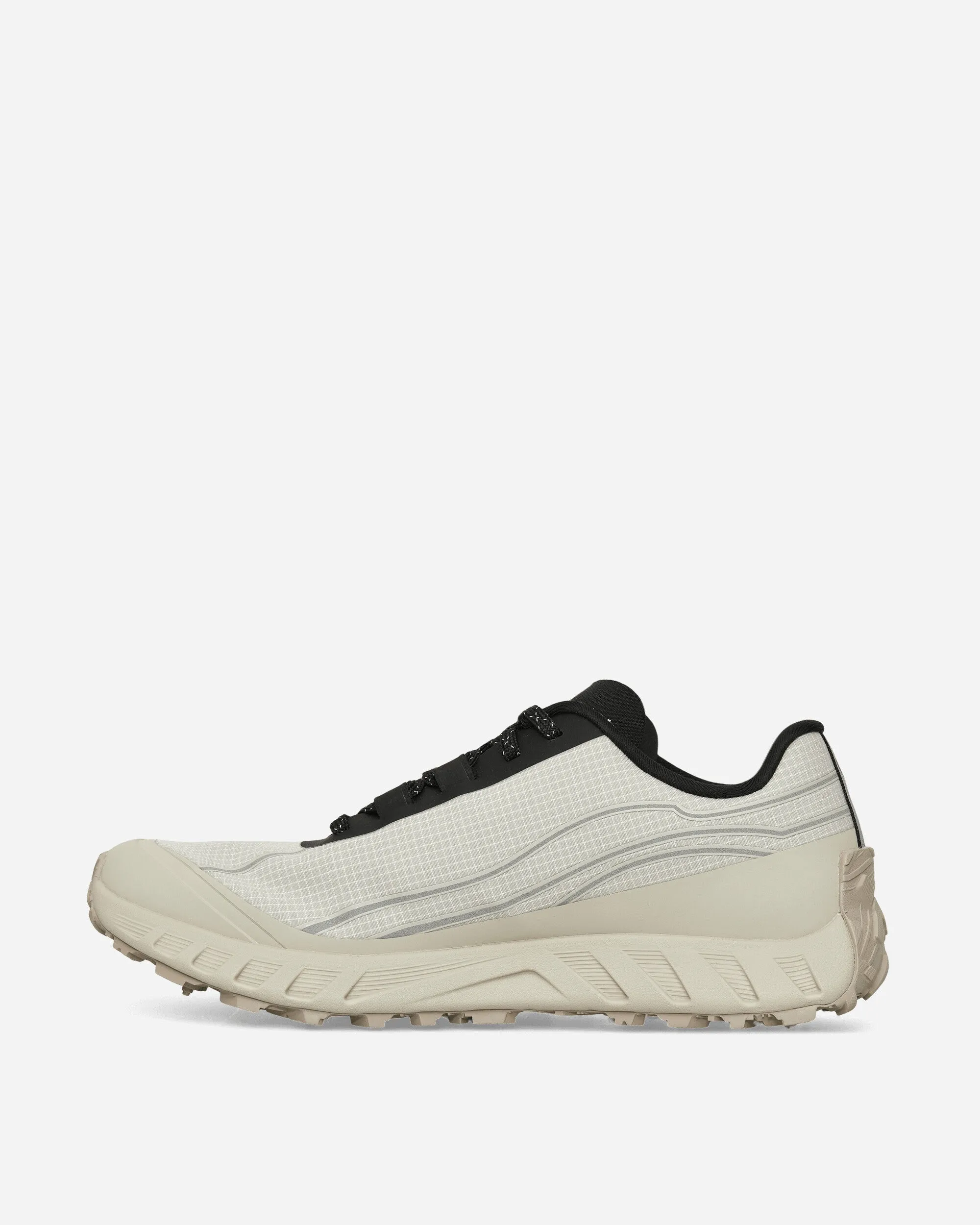 002 Sneakers Cinder