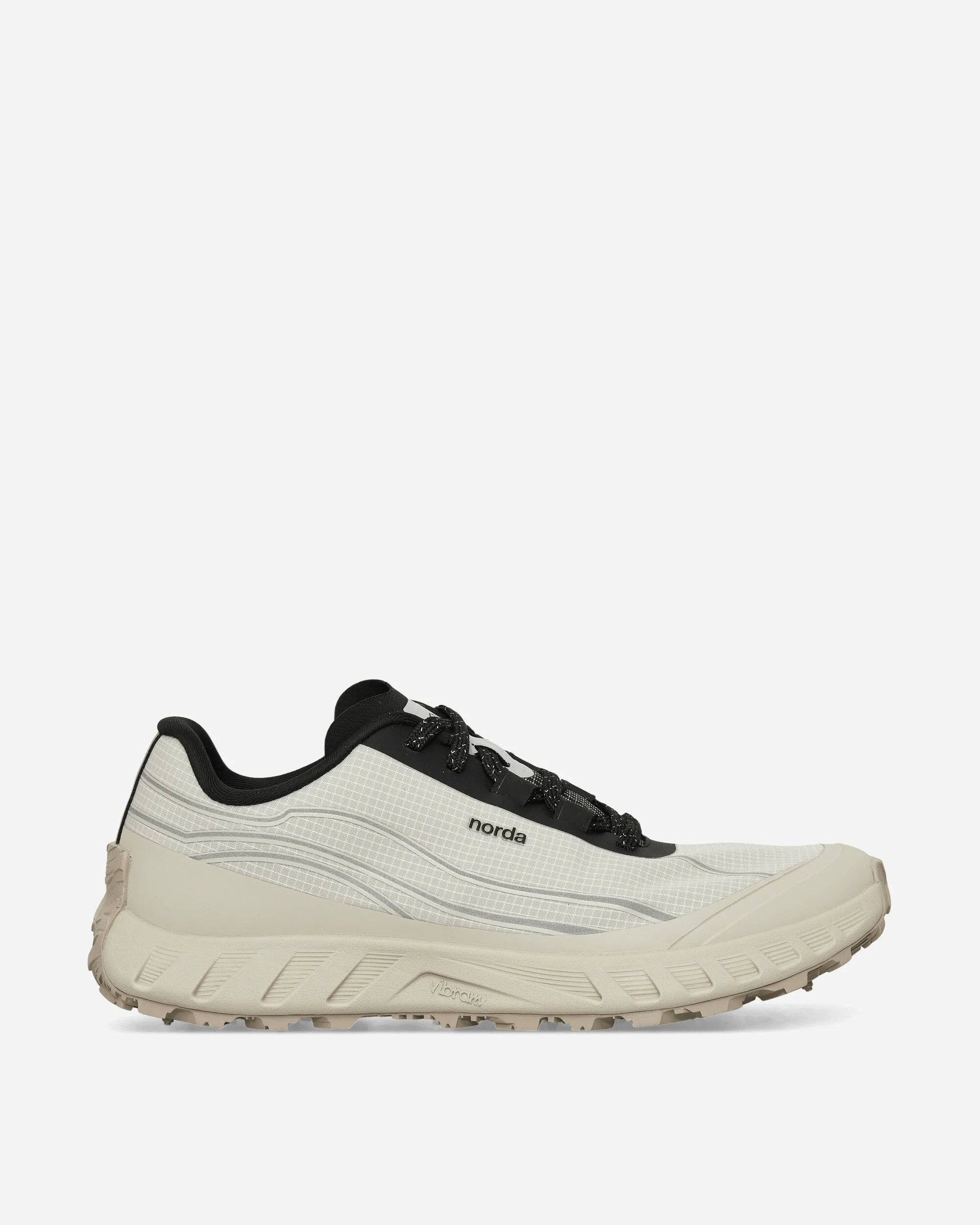 002 Sneakers Cinder
