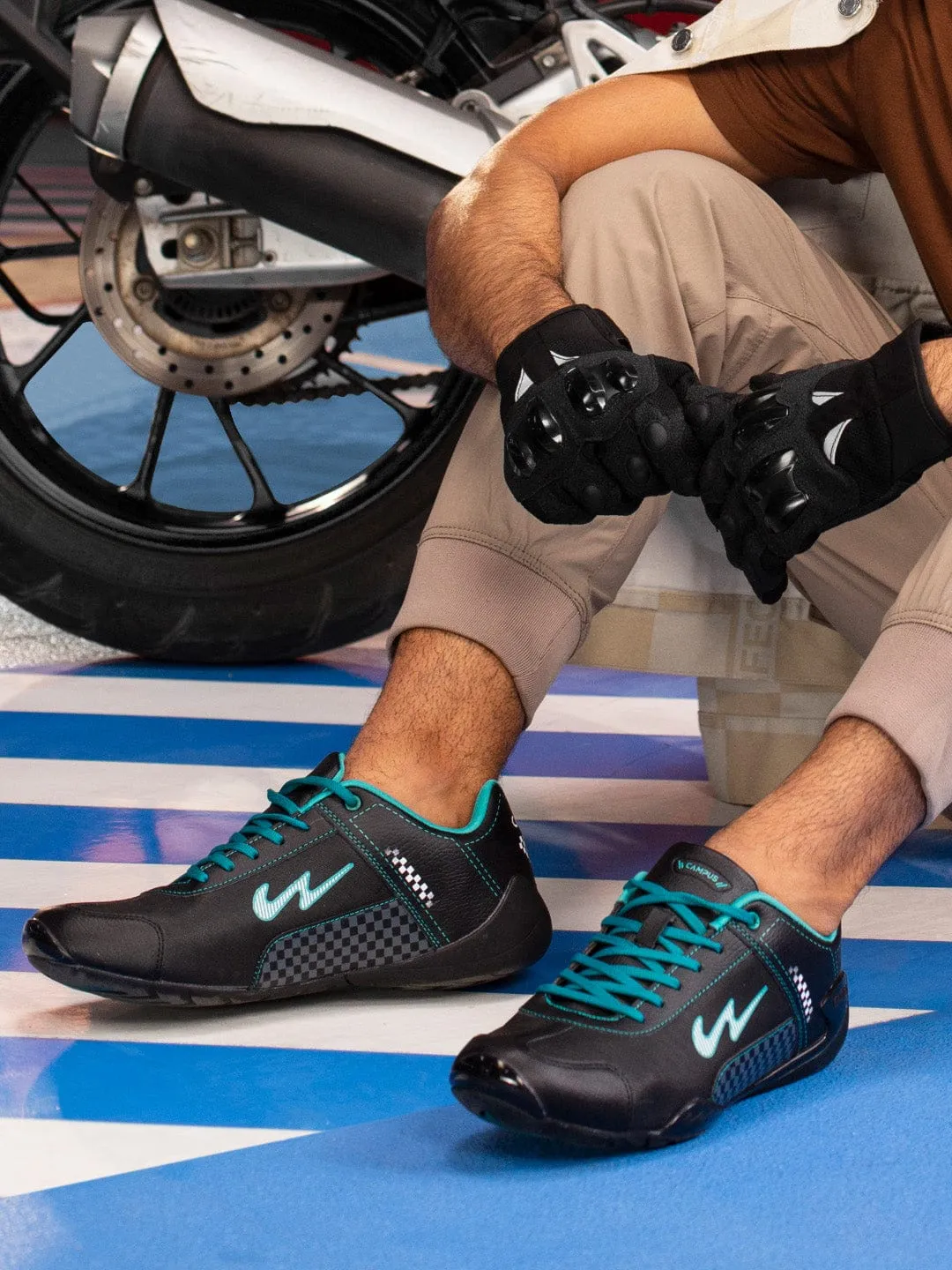 CAMP TORQUE Black Men's Sneakers