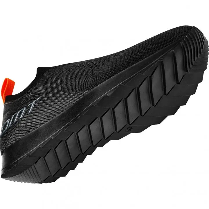 Chaussures DMT Podio Après Course