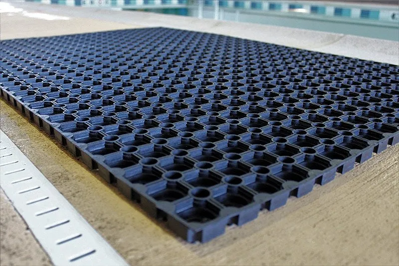 Hollow Drainage Rubber Floor Mat - Medium