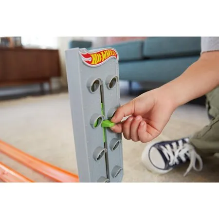 Hot Wheels Dragstrip Champion Vehicle Racing Playset