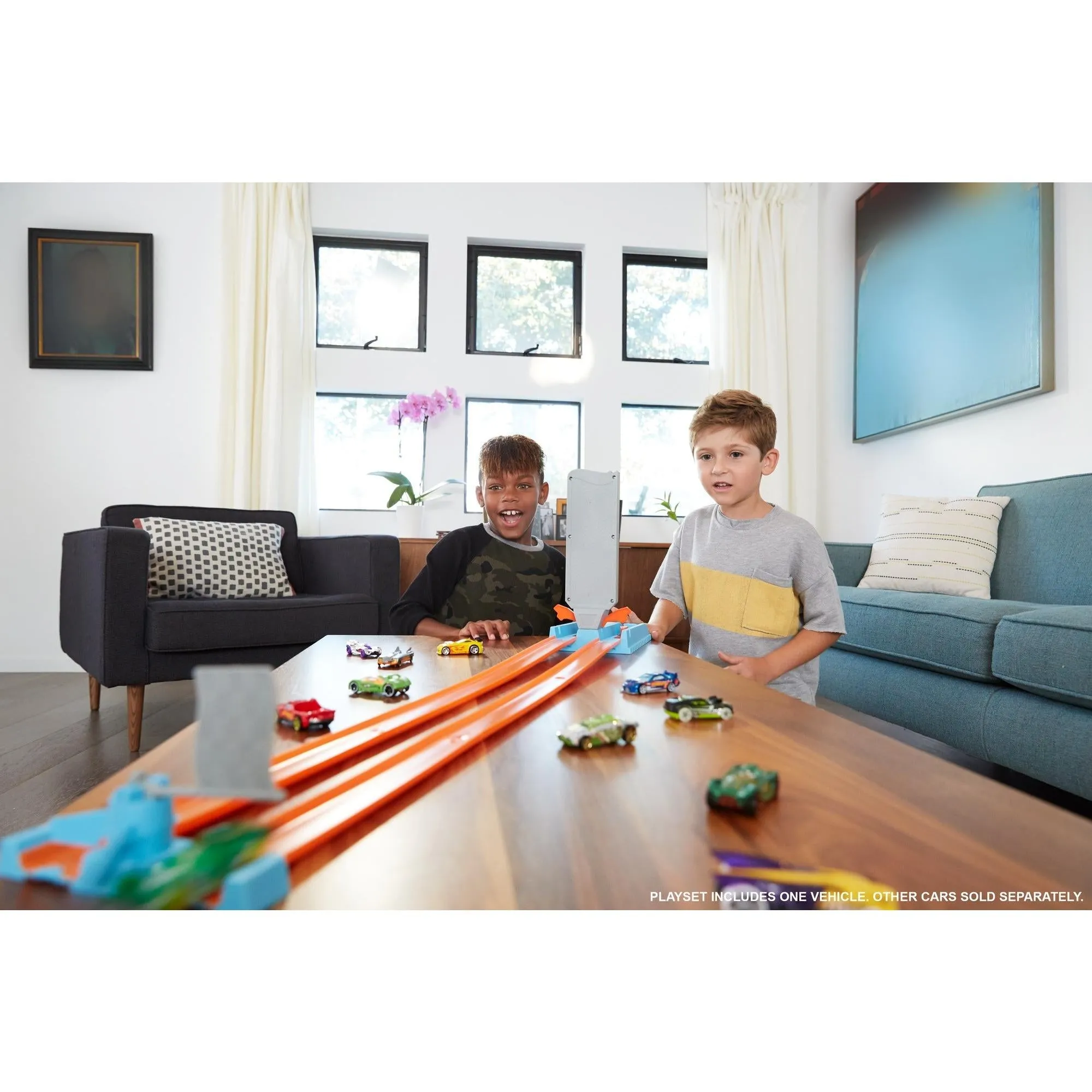 Hot Wheels Dragstrip Champion Vehicle Racing Playset