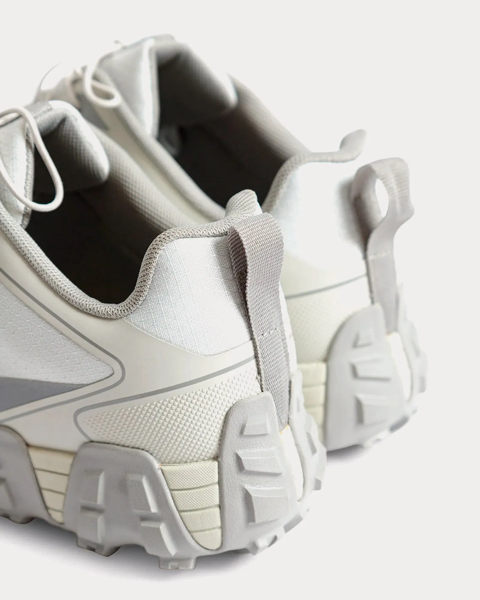 Lace Up Hyper Runner V08 White Low Top Sneakers