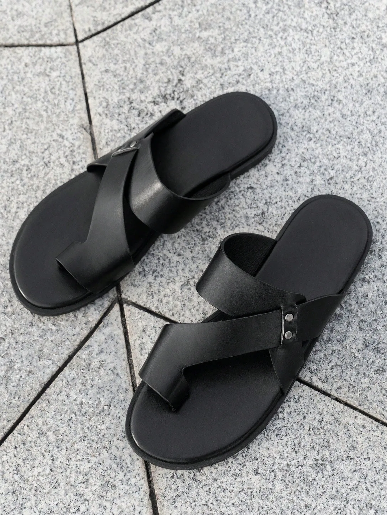 Men's Outdoor Party/Business/Vacation Comfortable Lightweight Non-Slip Slip-On Open-Toe Breathable Solid Color High-End Fashion Casual Flat Sandals