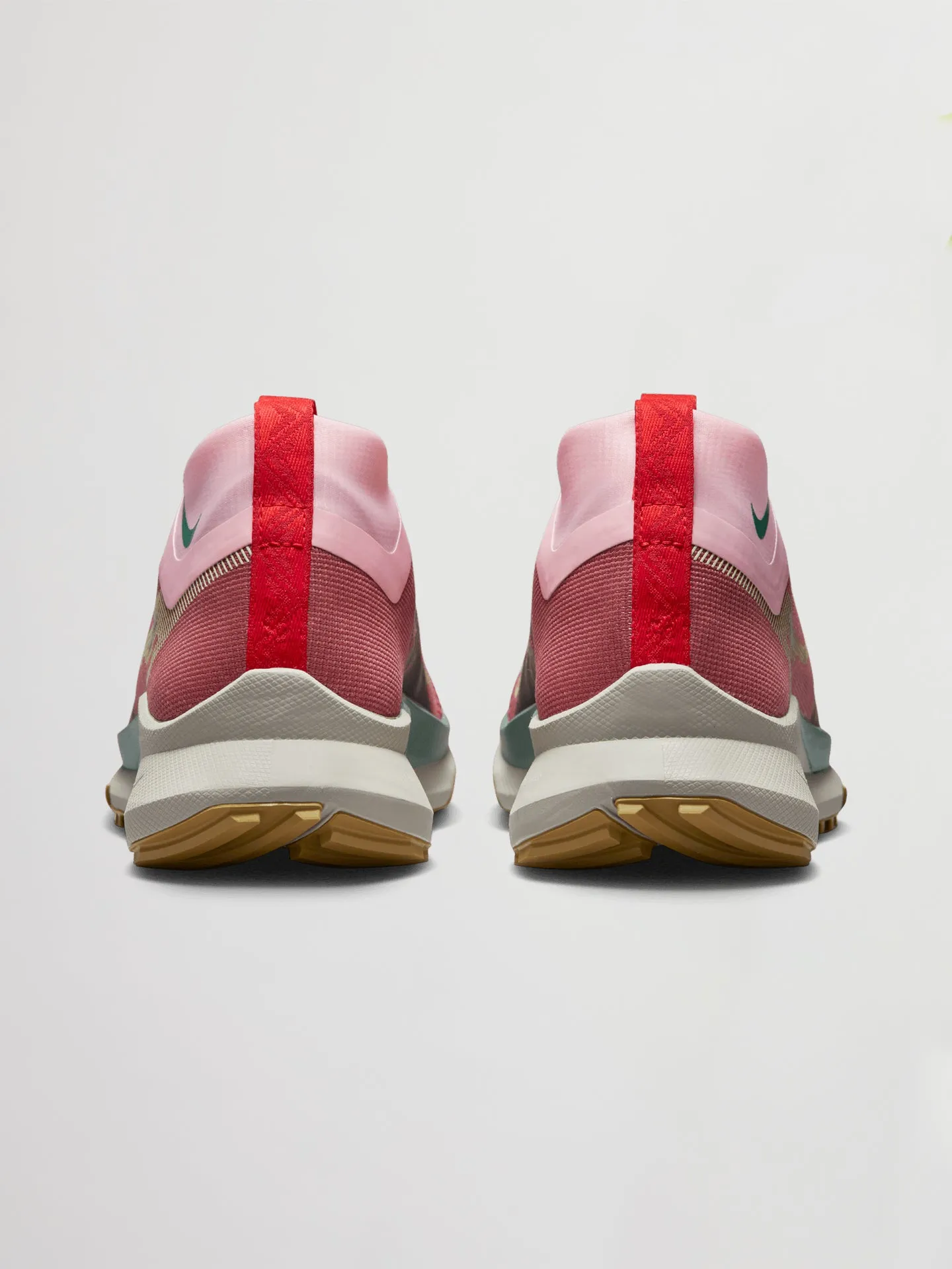 WMNS REACT PEGASUS TRAIL 4 GTX - Canyon Rust/Barely Volt-Med Soft Pink