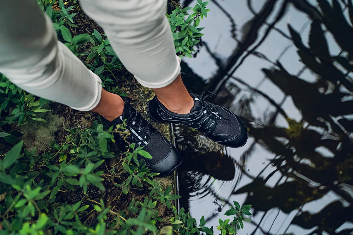 Women’s Chitra Trek&Trail Comfort black sneakers