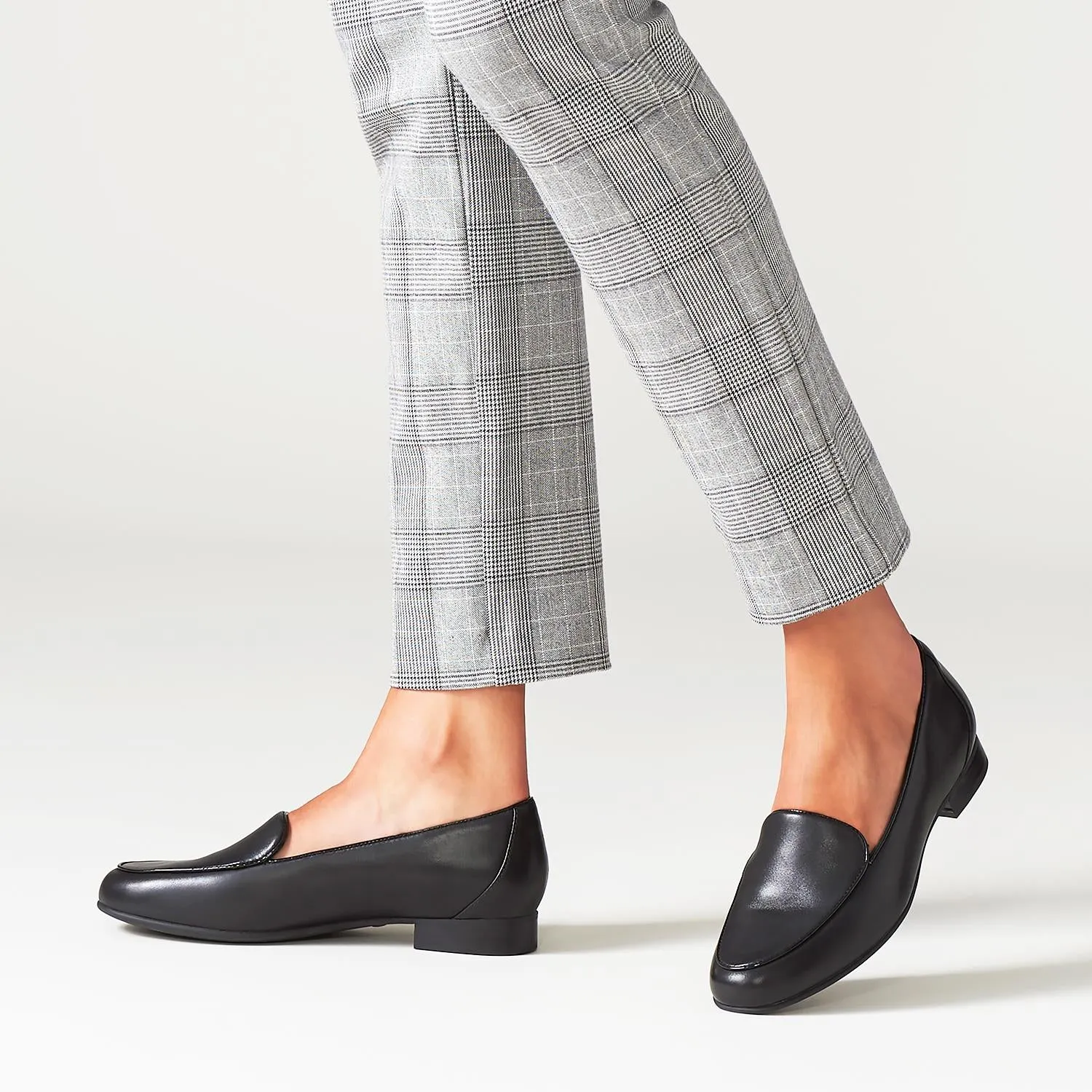 Women's Clarks Un Blush Ease Black Leather