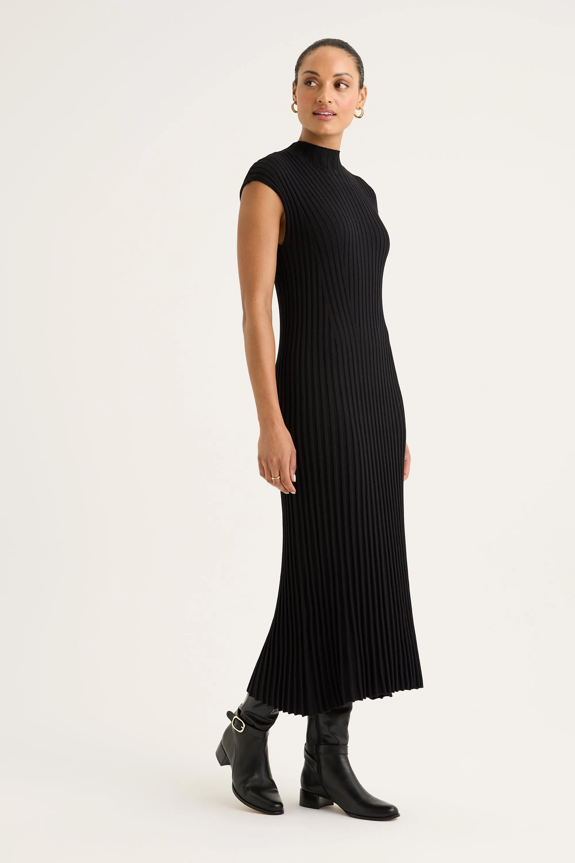 Yarra Trail Cedar Dress YTWN9598 - Black